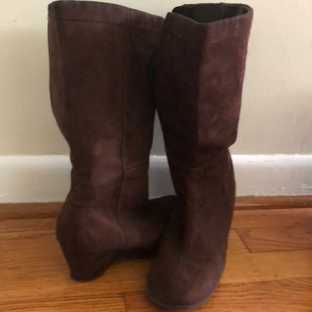Shoes - Picture 2 of 2